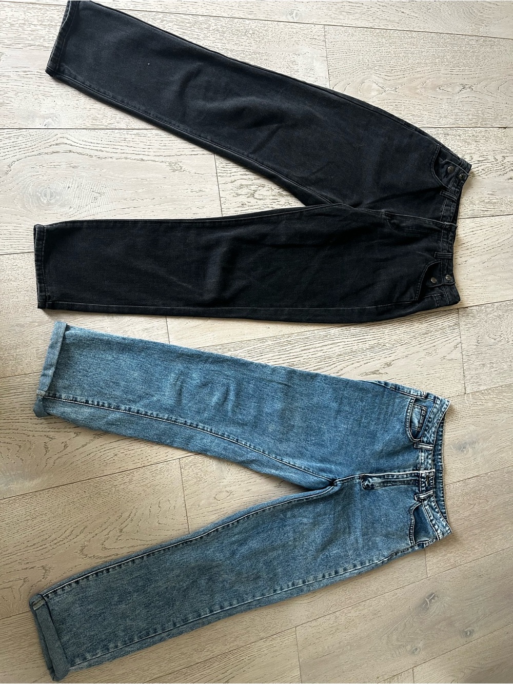 SHEIN Women’s Straight Leg Jeans in Black and Blue